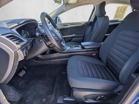 Used 2018 Ford Fusion SE w/ Fusion SE Technology Package FWD image 16