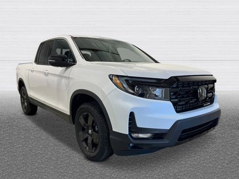 New 2025 Honda Ridgeline Black Edition image 8