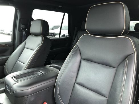 Used 2021 Chevrolet Tahoe Premier w/ Premium Package image 15