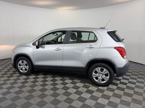 Used 2016 Chevrolet Trax LS FWD image 8