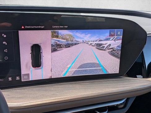 Used 2025 Audi Q5 Premium w/ Convenience Package image 13