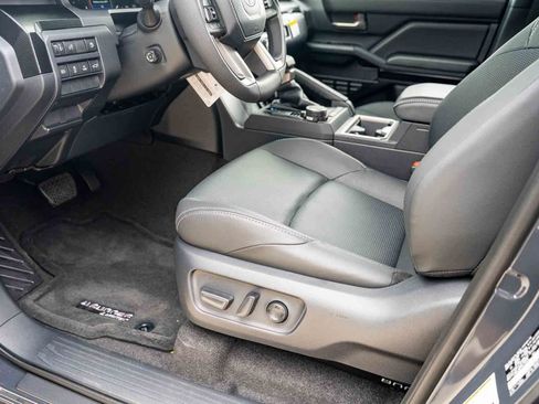 New 2026 Toyota 4Runner Limited AWD/4WD image 10