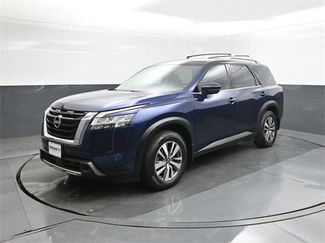 Used 2023 Nissan Pathfinder SL w/ Lighting Package (N92) video 1