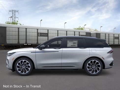 New 2026 Lincoln Nautilus Reserve AWD/4WD image 3