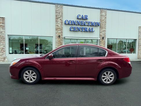 Used 2012 Subaru Legacy 2.5i Premium AWD/4WD image 2