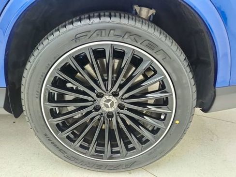 Used 2025 Mercedes-Benz GLC 350e 4MATIC w/ AMG Line image 64