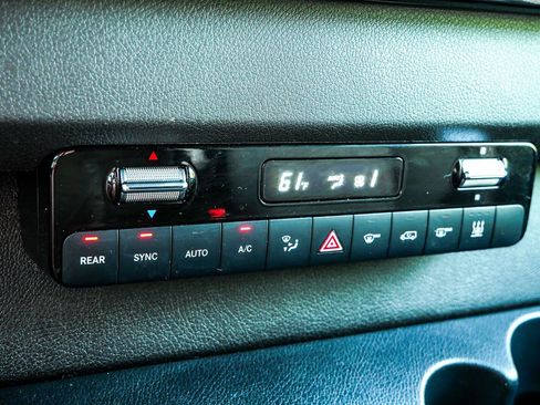 Used 2025 Mercedes-Benz Sprinter 2500 image 14