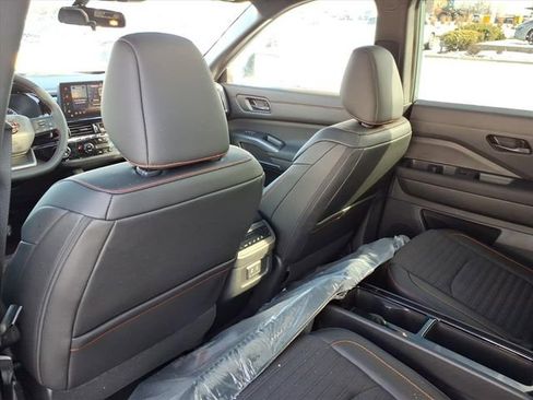 New 2026 Nissan Pathfinder SV image 14