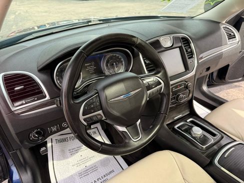 Used 2016 Chrysler 300 Limited RWD image 11