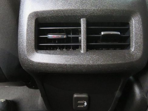 Used 2021 Chevrolet Equinox LT image 19