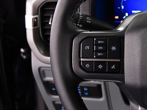 Used 2024 Ford F150 XLT w/ FX4 Off-Road Package image 21