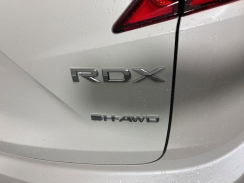 New 2026 Acura RDX SH-AWD image 17
