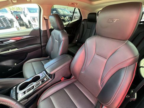 Certified 2023 Buick Envision Essence w/ Technology Package I image 18