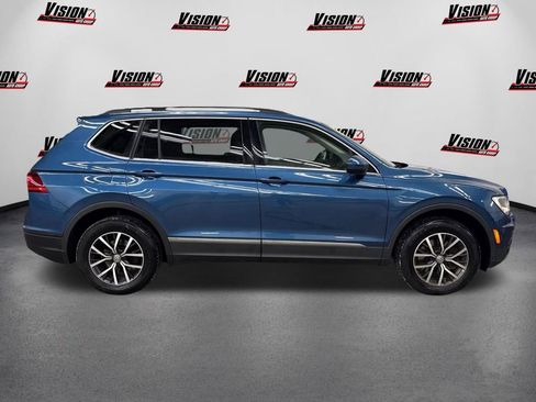 Used 2020 Volkswagen Tiguan SE w/ Panoramic Sunroof Package image 4