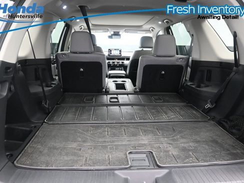 Used 2024 Honda Pilot Touring image 12