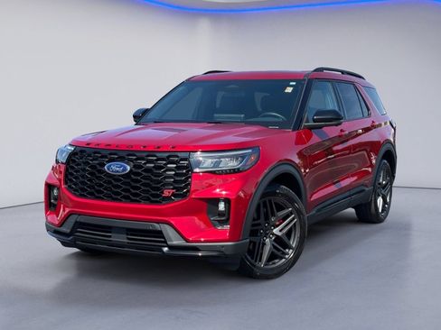 Used 2025 Ford Explorer ST AWD/4WD image 2