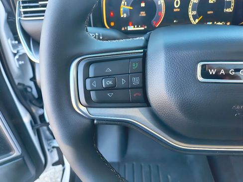 Used 2024 Jeep Wagoneer Series II RWD image 23