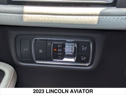 Used 2023 Lincoln Aviator Black Label w/ Dynamic Handling Package AWD/4WD image 19