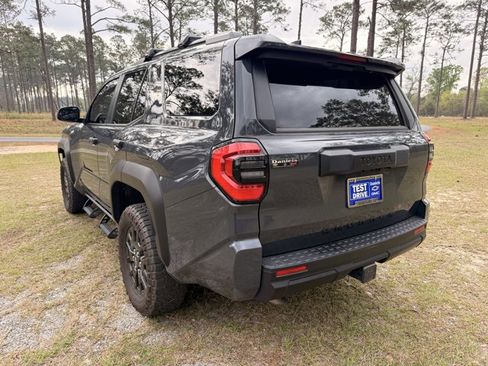 Used 2025 Toyota 4Runner SR5 image 3
