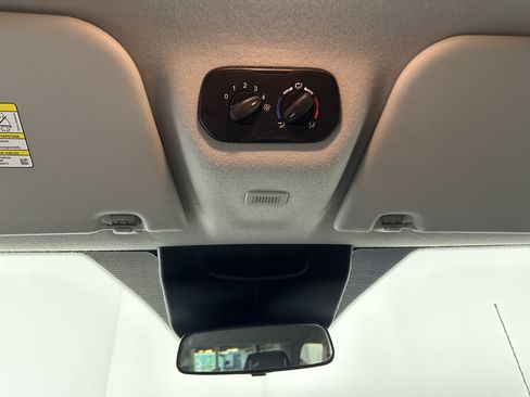 Used 2018 Ford Transit 350 XL RWD image 21