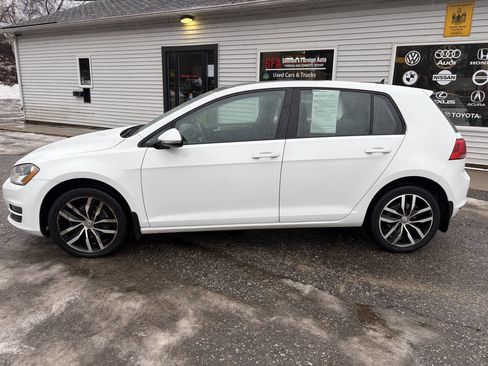 Used 2016 Volkswagen Golf SE image 5