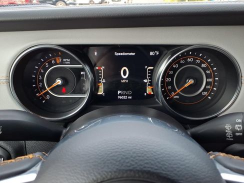 Used 2021 Jeep Wrangler Unlimited Sahara AWD/4WD image 11