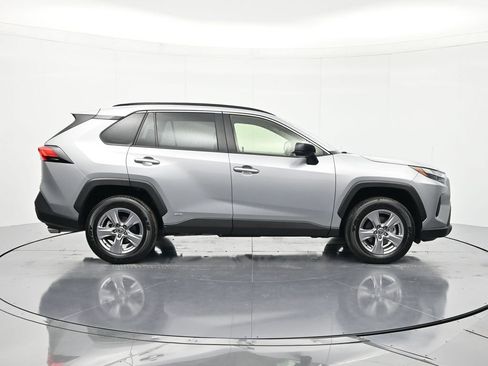 Used 2025 Toyota RAV4 LE AWD/4WD image 4