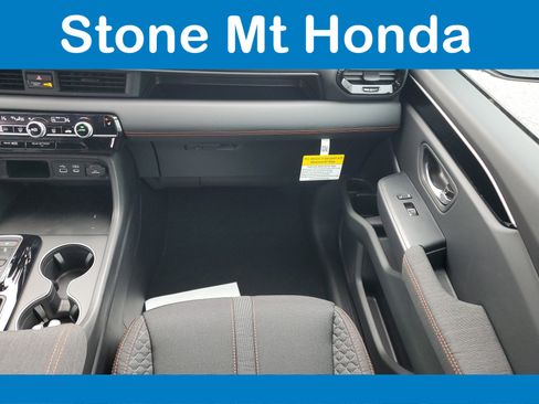 New 2025 Honda Pilot Sport image 17