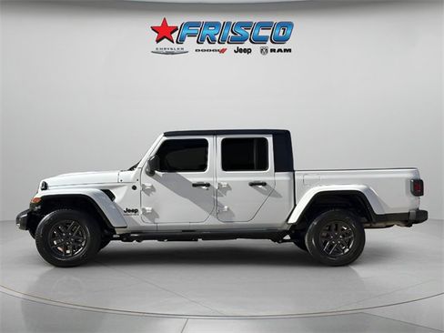 Used 2024 Jeep Gladiator Sport image 5