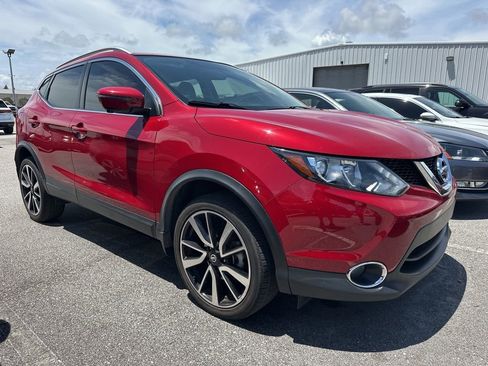 Used 2018 Nissan Rogue Sport SL FWD image 1