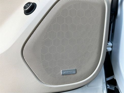 Used 2023 GMC Acadia Denali w/ Denali Ultimate Package image 19