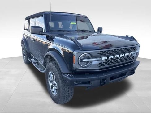 Used 2024 Ford Bronco Badlands image 1
