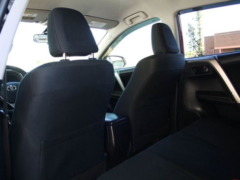 Used 2014 Toyota RAV4 LE image 13