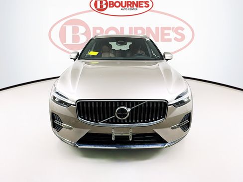 Used 2023 Volvo XC60 B5 Plus w/ Climate Package image 6