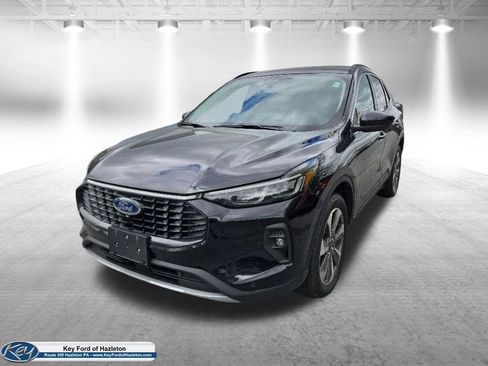 Used 2024 Ford Escape Platinum AWD/4WD image 3