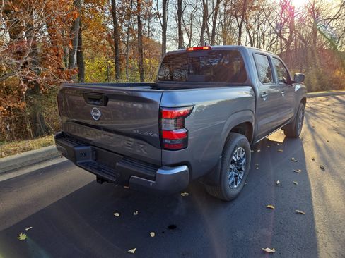 Certified 2024 Nissan Frontier SL w/ Technology Package image 4
