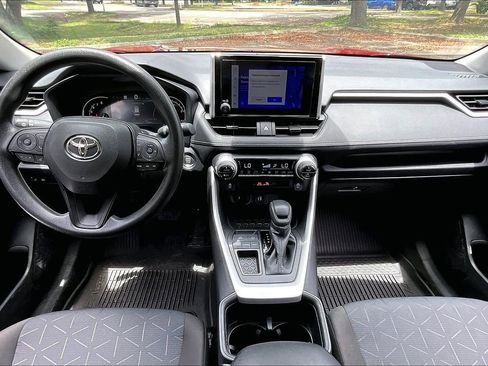 Used 2025 Toyota RAV4 XLE w/ Convenience Package FWD image 7