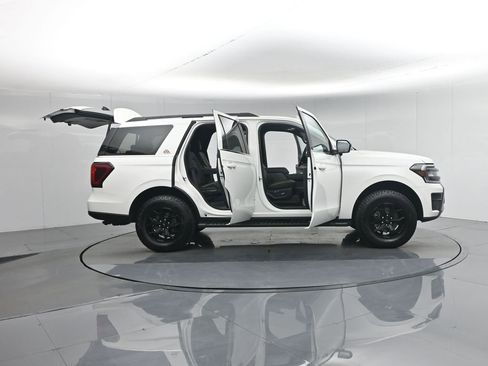 Used 2022 Ford Expedition Timberline image 5