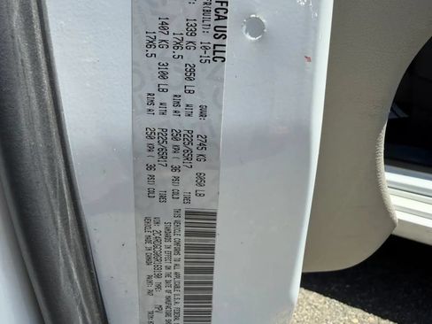 Used 2016 Dodge Grand Caravan SXT FWD image 29