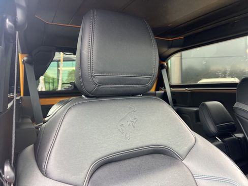 Used 2022 Ford Bronco Black Diamond w/ Sasquatch Package image 34