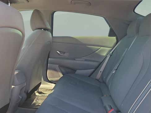 Used 2025 Hyundai Elantra Sport image 10