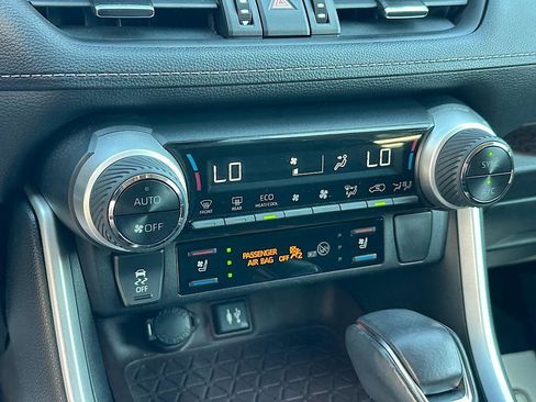Certified 2019 Toyota RAV4 Limited AWD/4WD image 25