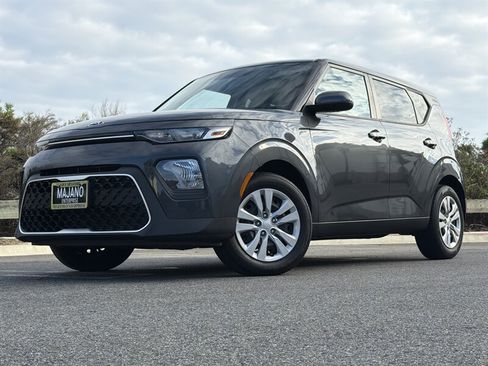 Used 2021 Kia Soul LX FWD image 1