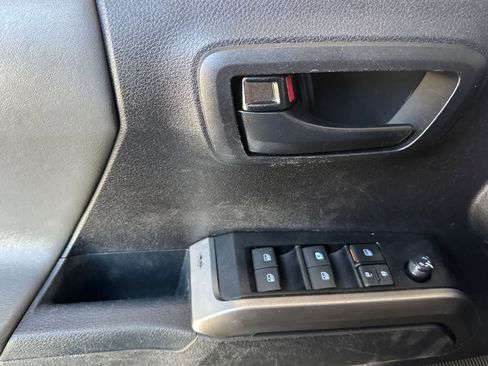 Used 2021 Toyota Tacoma SR5 image 15