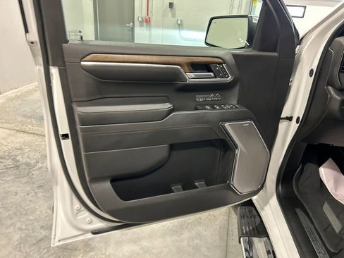 Used 2024 Chevrolet Silverado 1500 High Country w/ High Country Premium Package AWD/4WD image 16