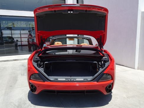 Used 2010 Ferrari California RWD image 7