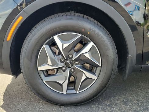 Used 2023 Kia Sorento EX w/ Panoramic Sunroof Package FWD image 33