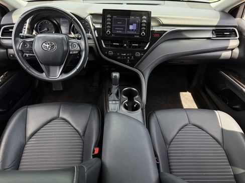 Used 2022 Toyota Camry SE FWD image 11