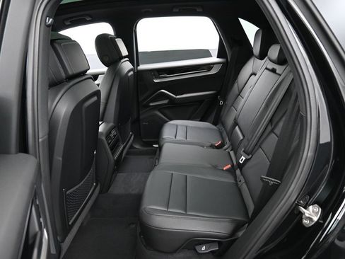 New 2026 Porsche Cayenne image 24