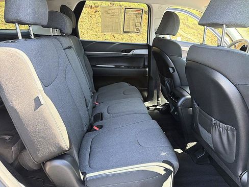 Used 2025 Hyundai Palisade SE FWD image 20